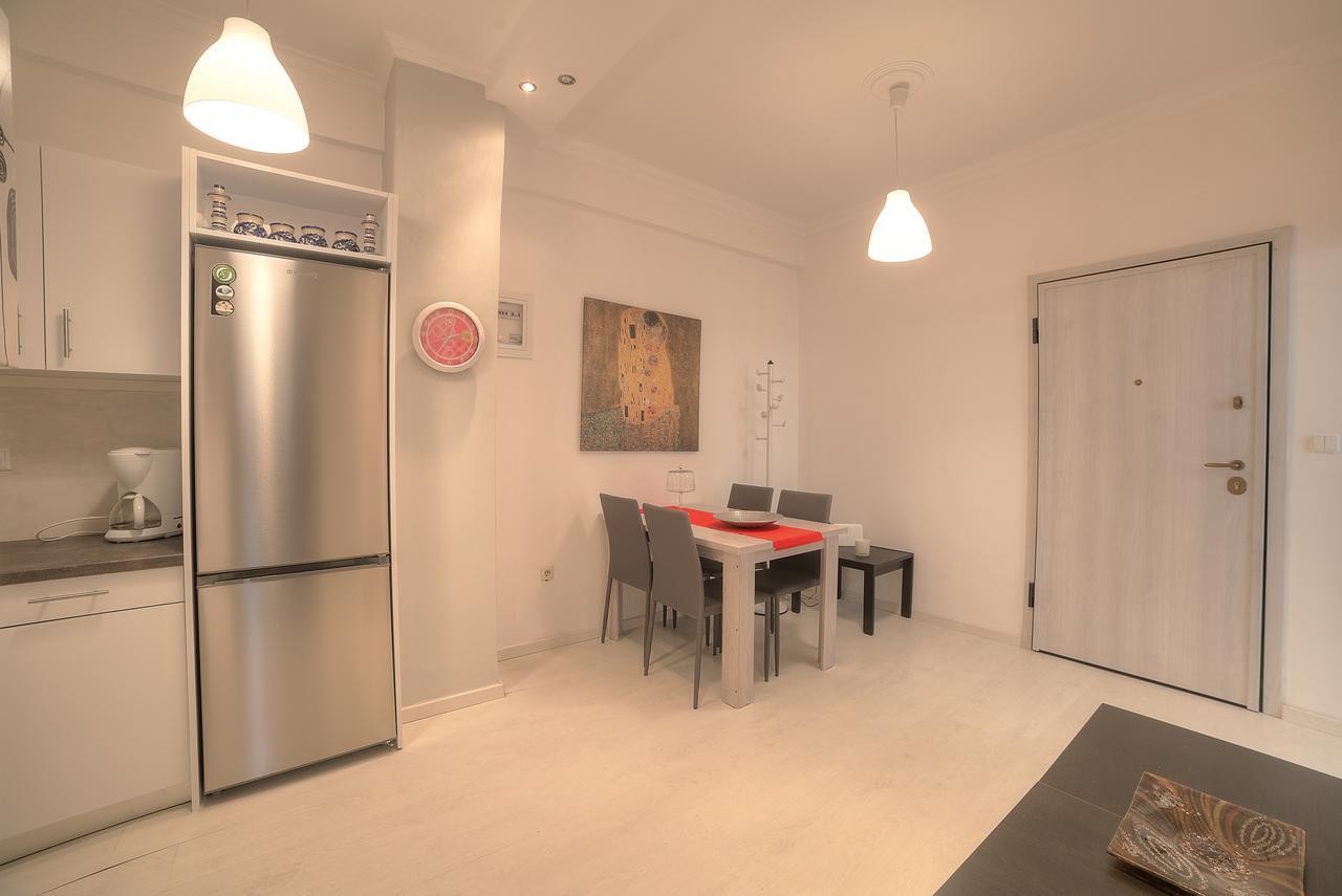 Cosy Apartment In Glyfada Center Athens Exterior photo